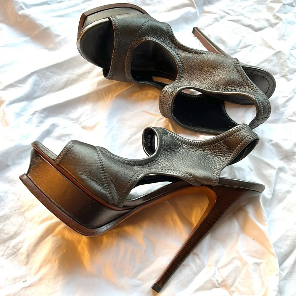 Gorgeous YSL Yves Saint Laurent Platform Heels Pewter -Silver Gray- beautiful!